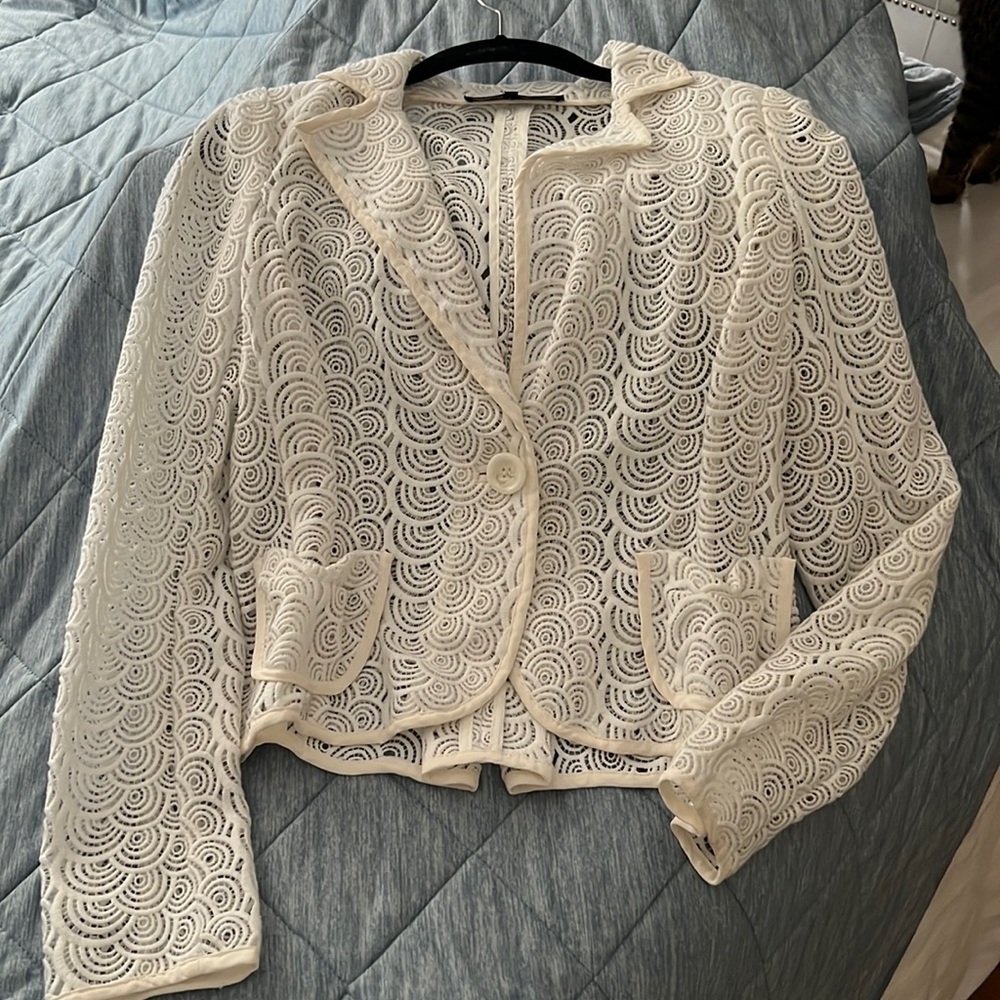 Nanette Lepore, unlined white summer jacket with contrasting cream trim.